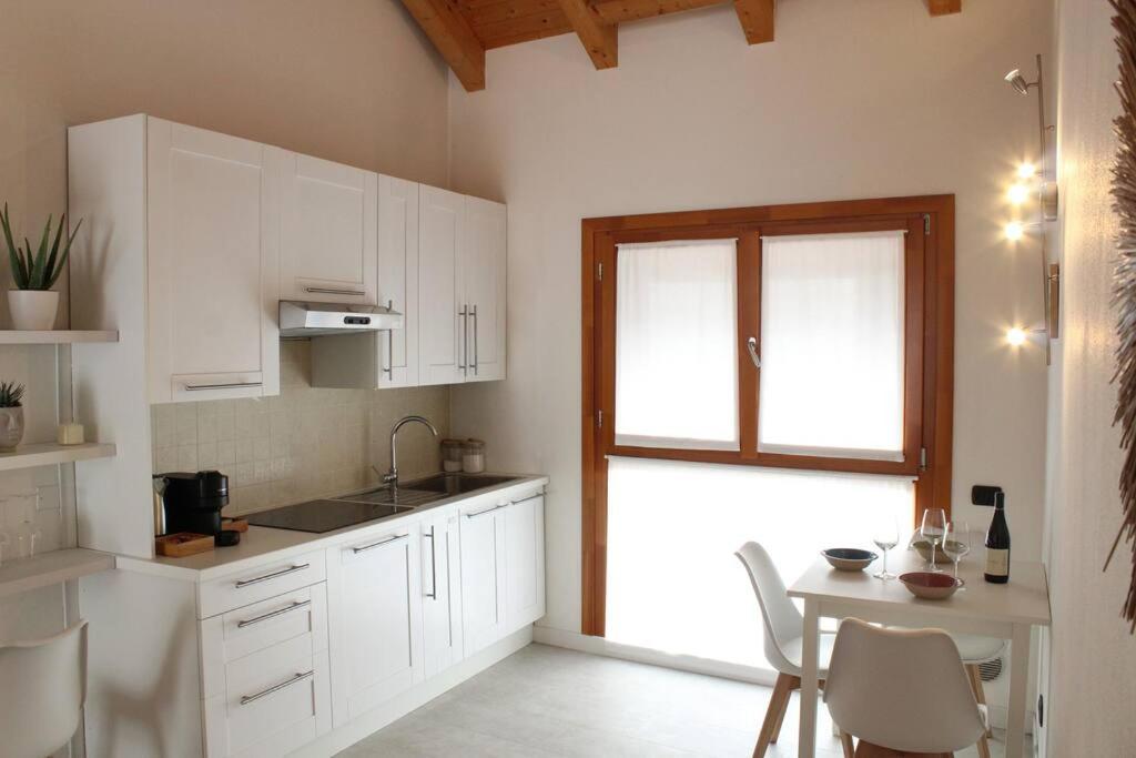 Charming & Modern In The Apartment *